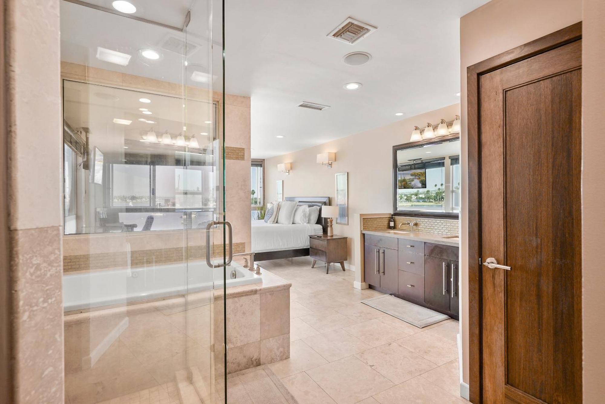 Stunning Bayfront Condo With Gorgeous Views, Garage, Massive Roof Deck & Ac - Dogs Welcome! San Diego Eksteriør billede